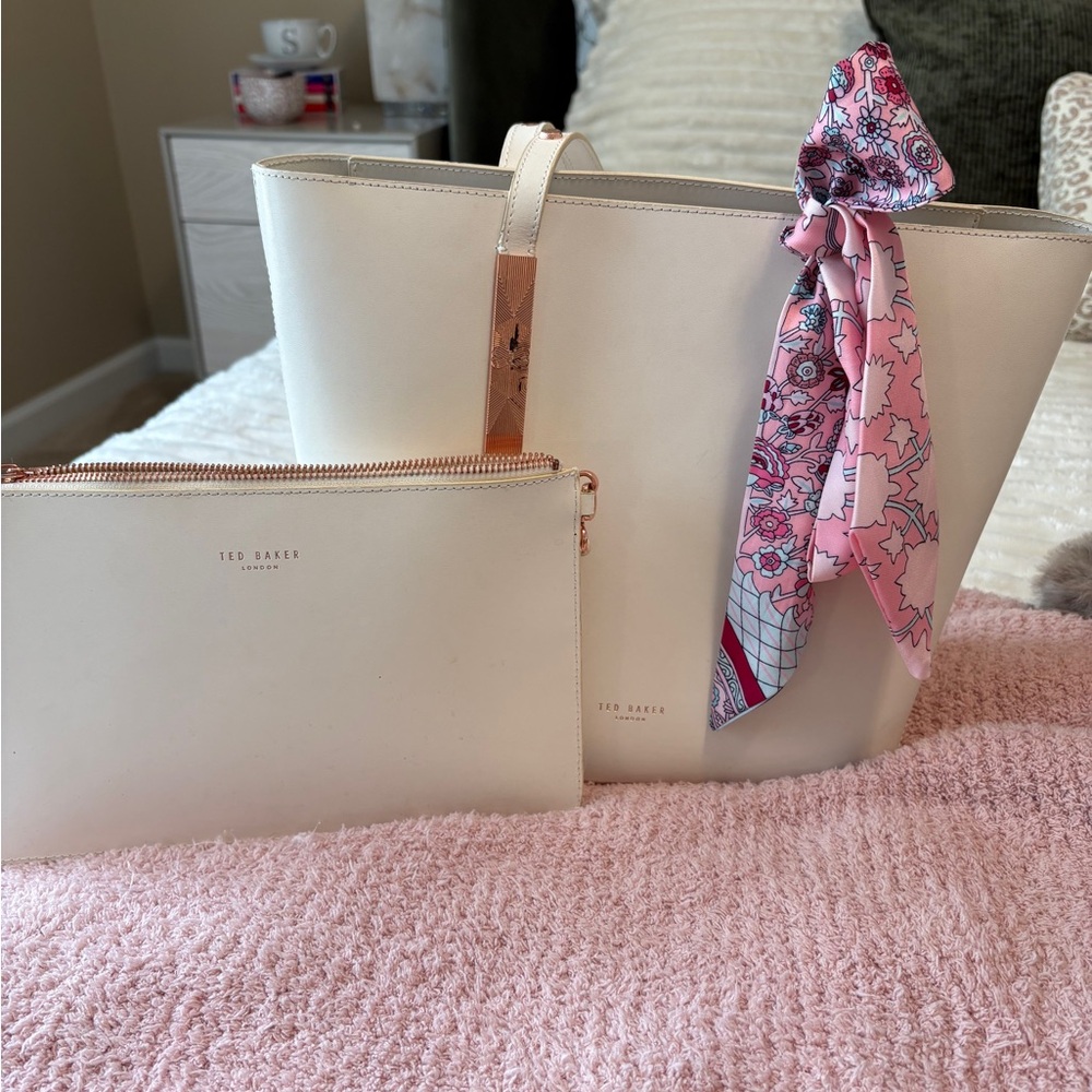 Ted Baker Jaceyy Tote and Zip pouch